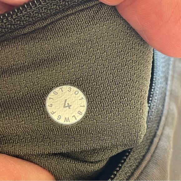 Lululemon Pace Rival Crop *22"Dark Olive Size 4 - Picture 9 of 10